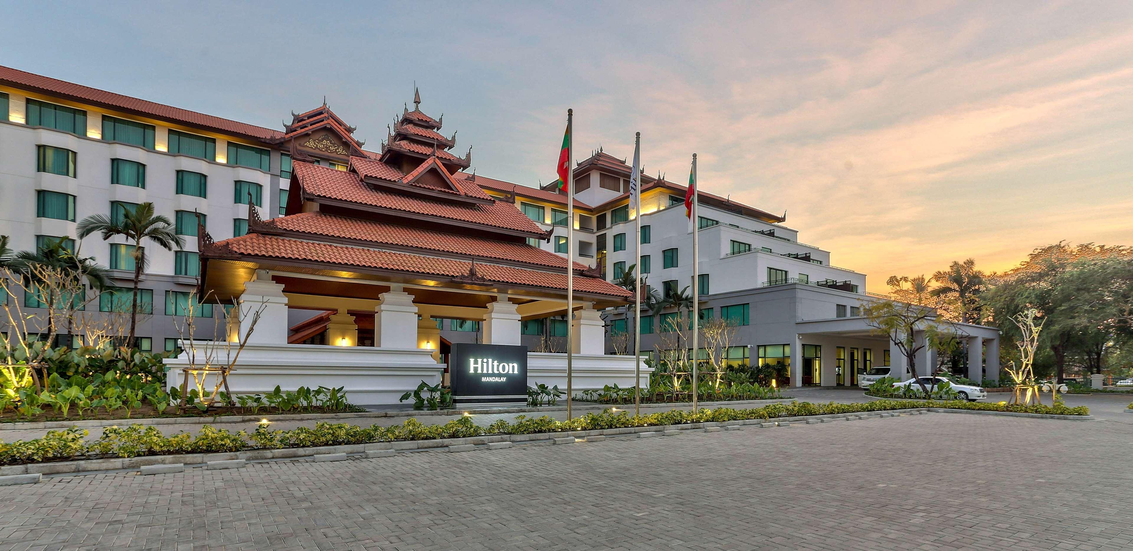Hotel Hilton Mandalaj Zewnętrze zdjęcie